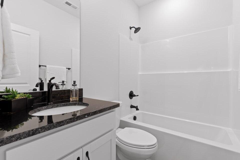 8124 Pembridge Court, Unit 10 Chattanooga, TN 37421 - Photo 11 of 16 Secondary Bathroom