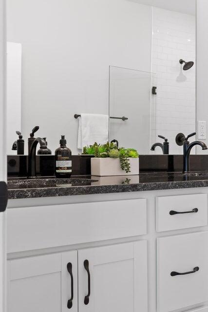 8124 Pembridge Court, Unit 10 Chattanooga, TN 37421 - Photo 12 of 16 Secondary Bathroom