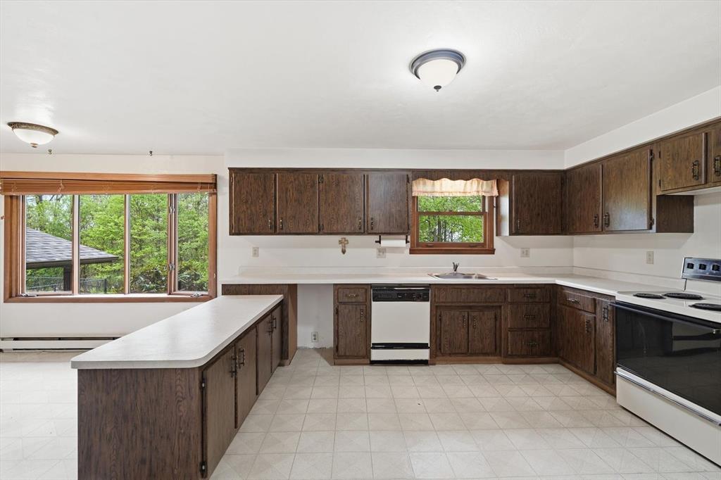 152 Laura Drive Clinton, PA 15026 - Photo 13 of 43
