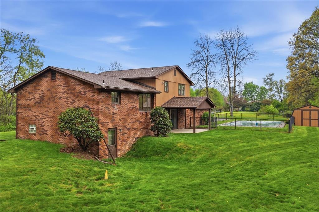 152 Laura Drive Clinton, PA 15026 - Photo 33 of 43