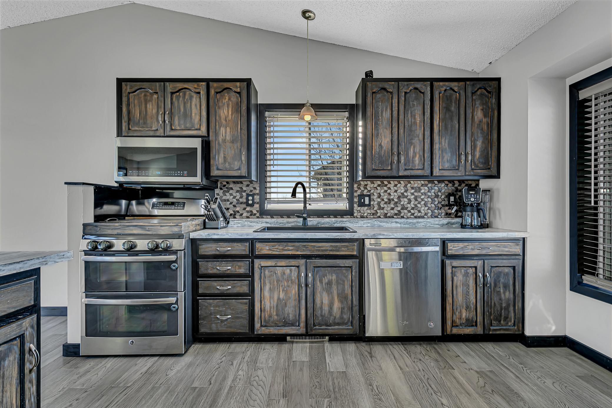 120 Shire Road Watkins, MN 55389 - Photo 3 of 30