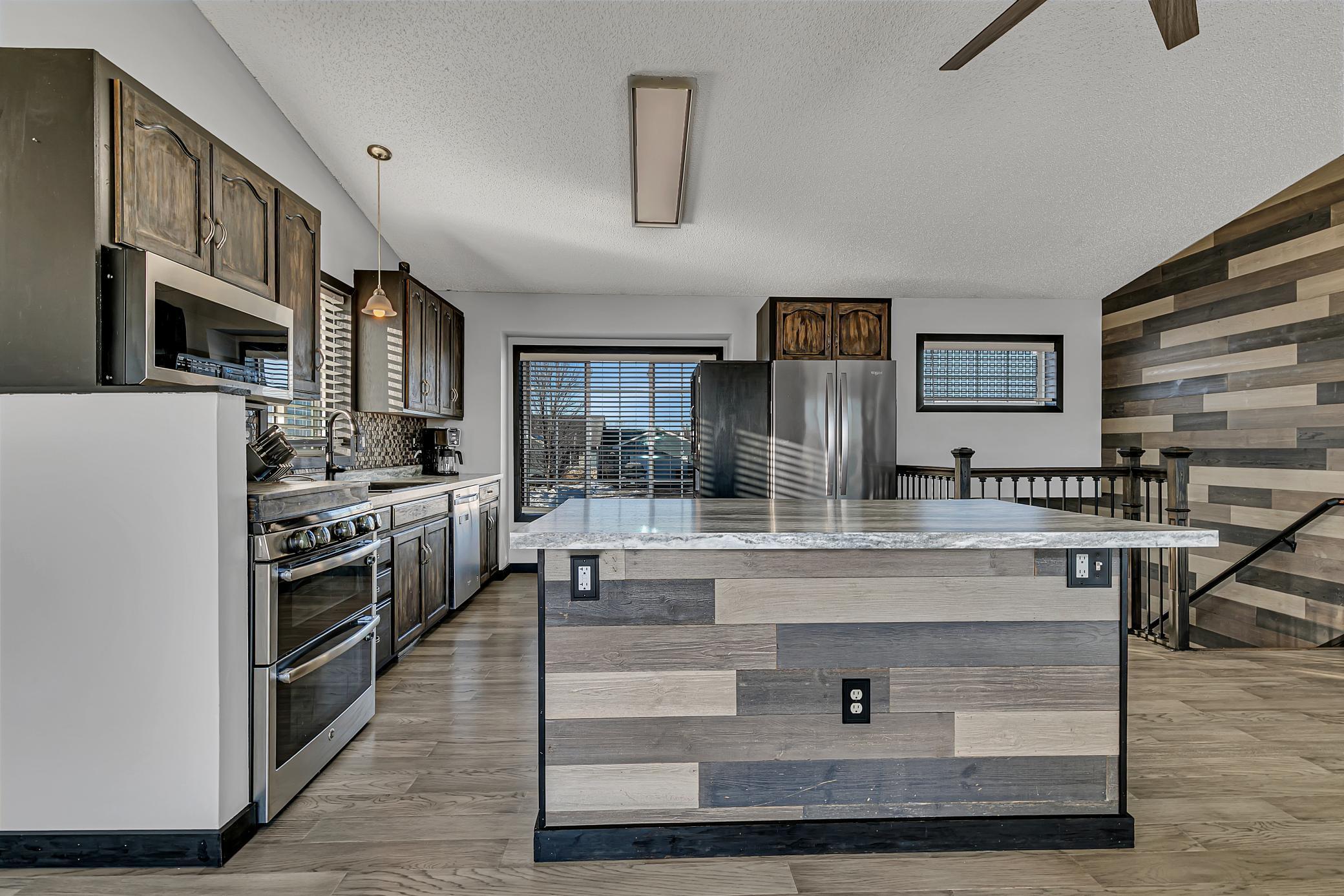 120 Shire Road Watkins, MN 55389 - Photo 5 of 30