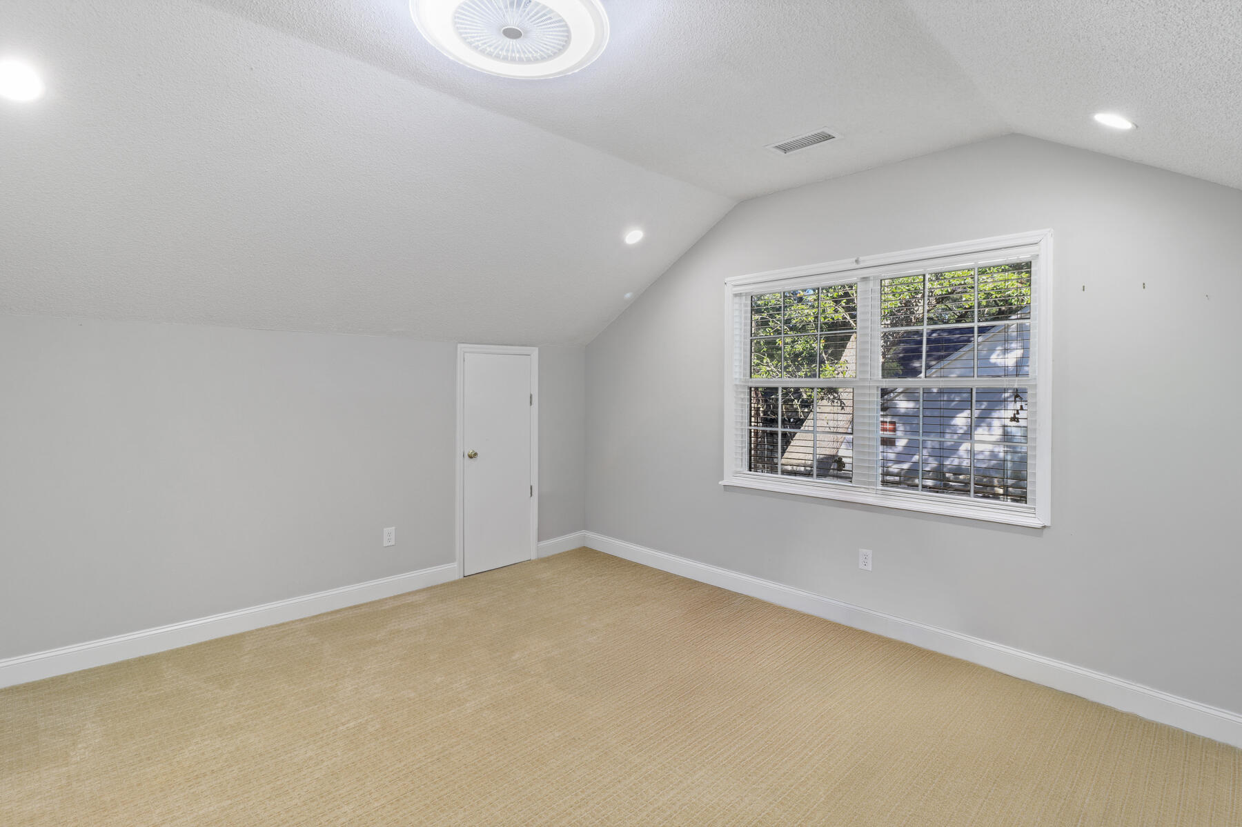 1457 Patterson Avenue Charleston, SC 29412 - Photo 30 of 47 IMG_4540a edited out items