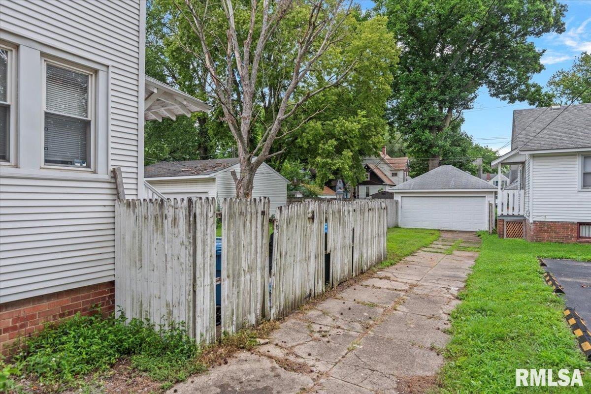 1420 South Pasfield Street Springfield, IL 62704 - Photo 34 of 37 Gallery Image 34
