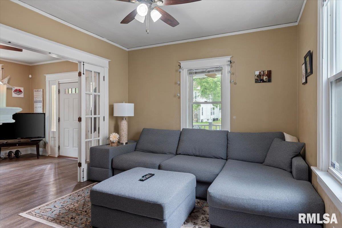 1420 South Pasfield Street Springfield, IL 62704 - Photo 10 of 37 Gallery Image 10