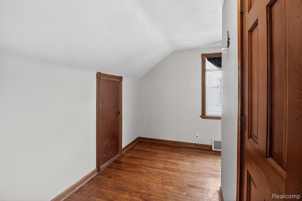 29901 Kelly Road Roseville, MI 48066 - Photo 21 of 43 Gallery Image 21
