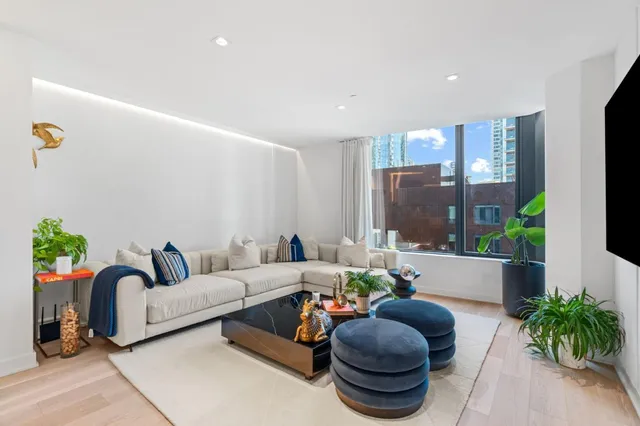 $1,750,000 | 280 Spear Street, Unit 8J, San Francisco, CA 94105