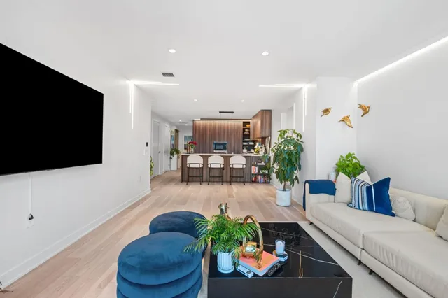 $1,750,000 | 280 Spear Street, Unit 8J, San Francisco, CA 94105