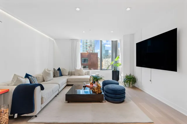 $1,750,000 | 280 Spear Street, Unit 8J, San Francisco, CA 94105