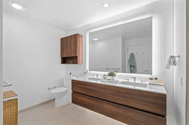 $1,750,000 | 280 Spear Street, Unit 8J, San Francisco, CA 94105