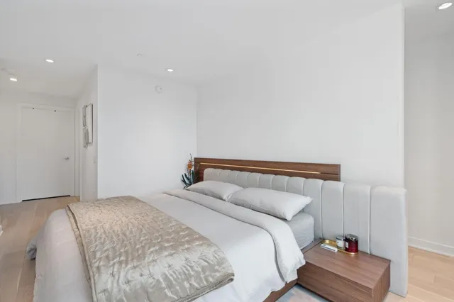 $1,750,000 | 280 Spear Street, Unit 8J, San Francisco, CA 94105