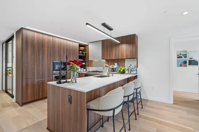 $1,750,000 | 280 Spear Street, Unit 8J, San Francisco, CA 94105