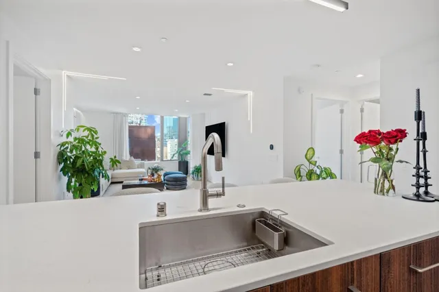 $1,750,000 | 280 Spear Street, Unit 8J, San Francisco, CA 94105