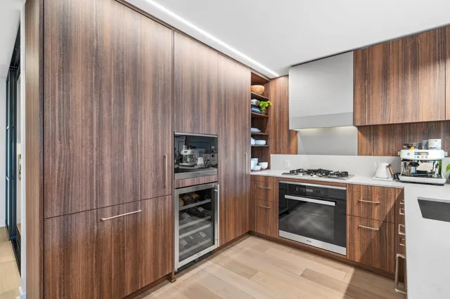 $1,750,000 | 280 Spear Street, Unit 8J, San Francisco, CA 94105