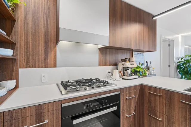 $1,750,000 | 280 Spear Street, Unit 8J, San Francisco, CA 94105