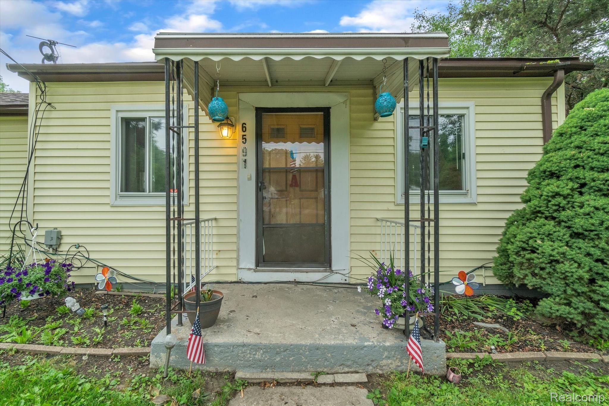 6591 Ball Road Romulus, MI 48174 - Photo 5 of 43 05-6591 Ball Rd-windowstill-realestate-photography-5.jpg