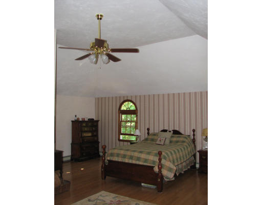 126 Barre Road Hubbardston, MA 01452 - Photo 16 of 28 Gallery Image 16