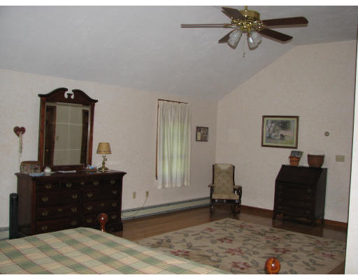 126 Barre Road Hubbardston, MA 01452 - Photo 17 of 28 Gallery Image 17