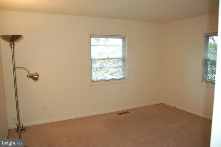 520 North York Road Sterling, VA 20164 - Photo 15 of 29 Bedroom (Master)