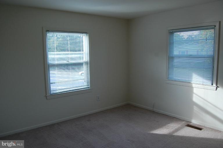 520 North York Road Sterling, VA 20164 - Photo 17 of 29 Bedroom