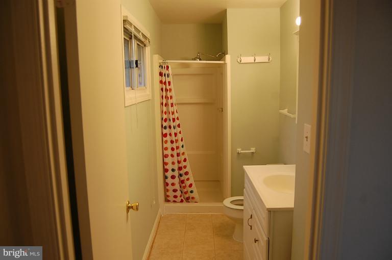 520 North York Road Sterling, VA 20164 - Photo 24 of 29 Bath (Master)