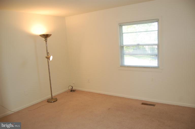 520 North York Road Sterling, VA 20164 - Photo 27 of 29 Bedroom (Master)