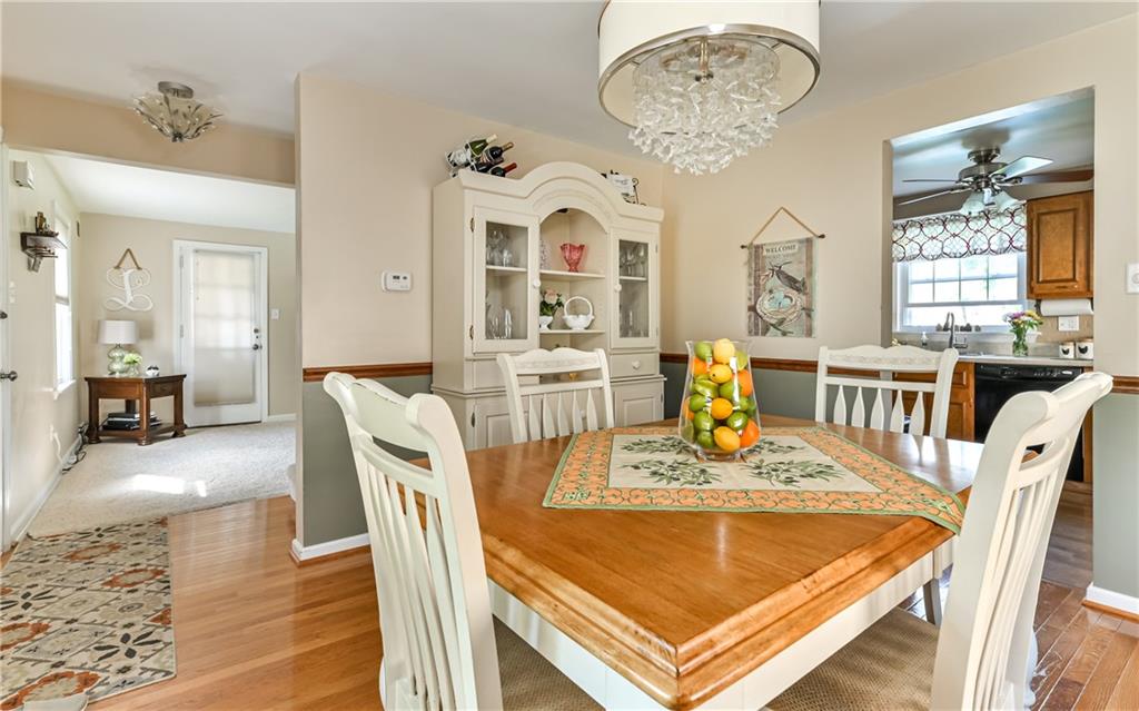 810 Greenhill Road Pittsburgh, PA 15209 - Photo 3 of 23