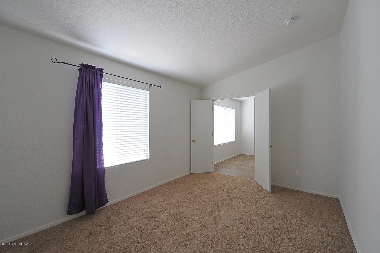 8757 North Golden Moon Way Tucson, AZ 85743 - Photo 3 of 15