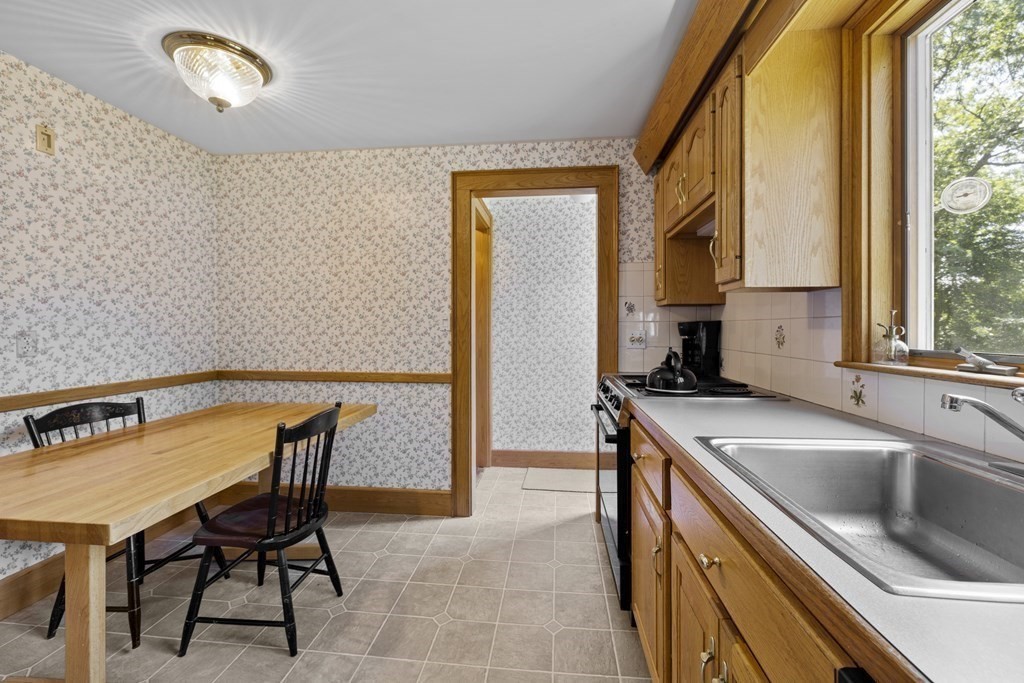 7 Bellevue Road Arlington, MA 02476 - Photo 8 of 30 Gallery Image 8