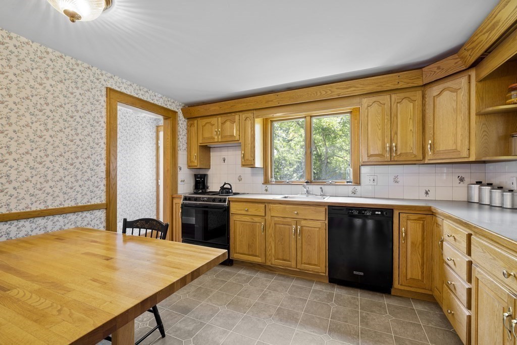 7 Bellevue Road Arlington, MA 02476 - Photo 9 of 30 Gallery Image 9