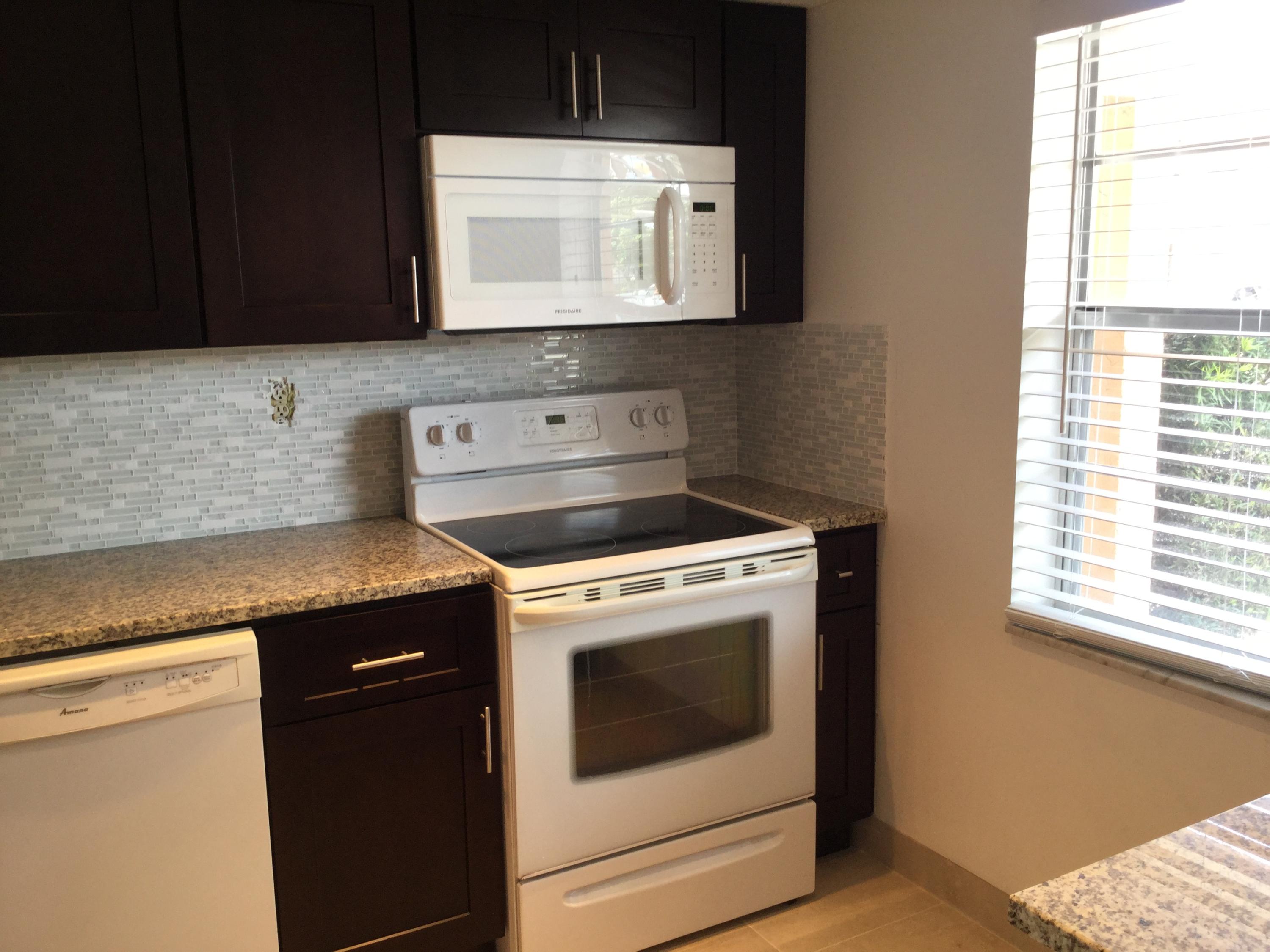 9374 Southwest 3rd Street, Unit 705 Boca Raton, FL 33428 - Photo 14 of 38 Kitchen