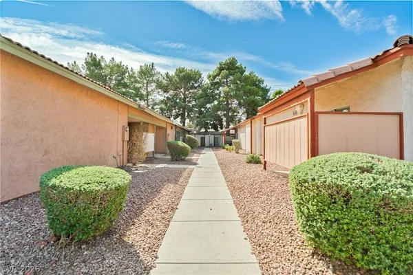 $1,000 | 405 North Lamb Boulevard, Unit G, Las Vegas, NV 89110