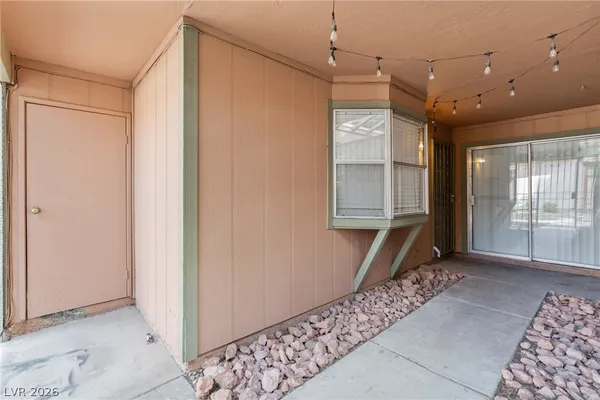 $1,000 | 405 North Lamb Boulevard, Unit G, Las Vegas, NV 89110