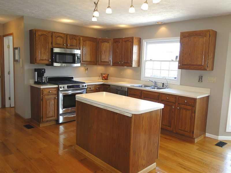 120 Maple Road Washington, PA 15301 - Photo 12 of 25 Kitchen.
