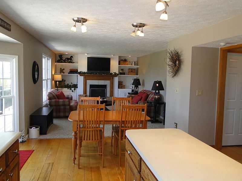120 Maple Road Washington, PA 15301 - Photo 13 of 25 Kitchen.