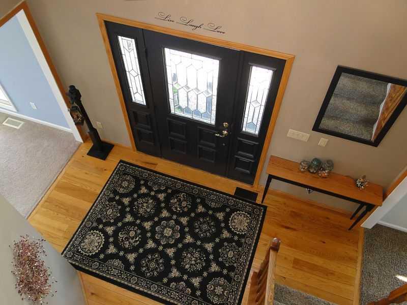 120 Maple Road Washington, PA 15301 - Photo 7 of 25 Entry/Foyer.