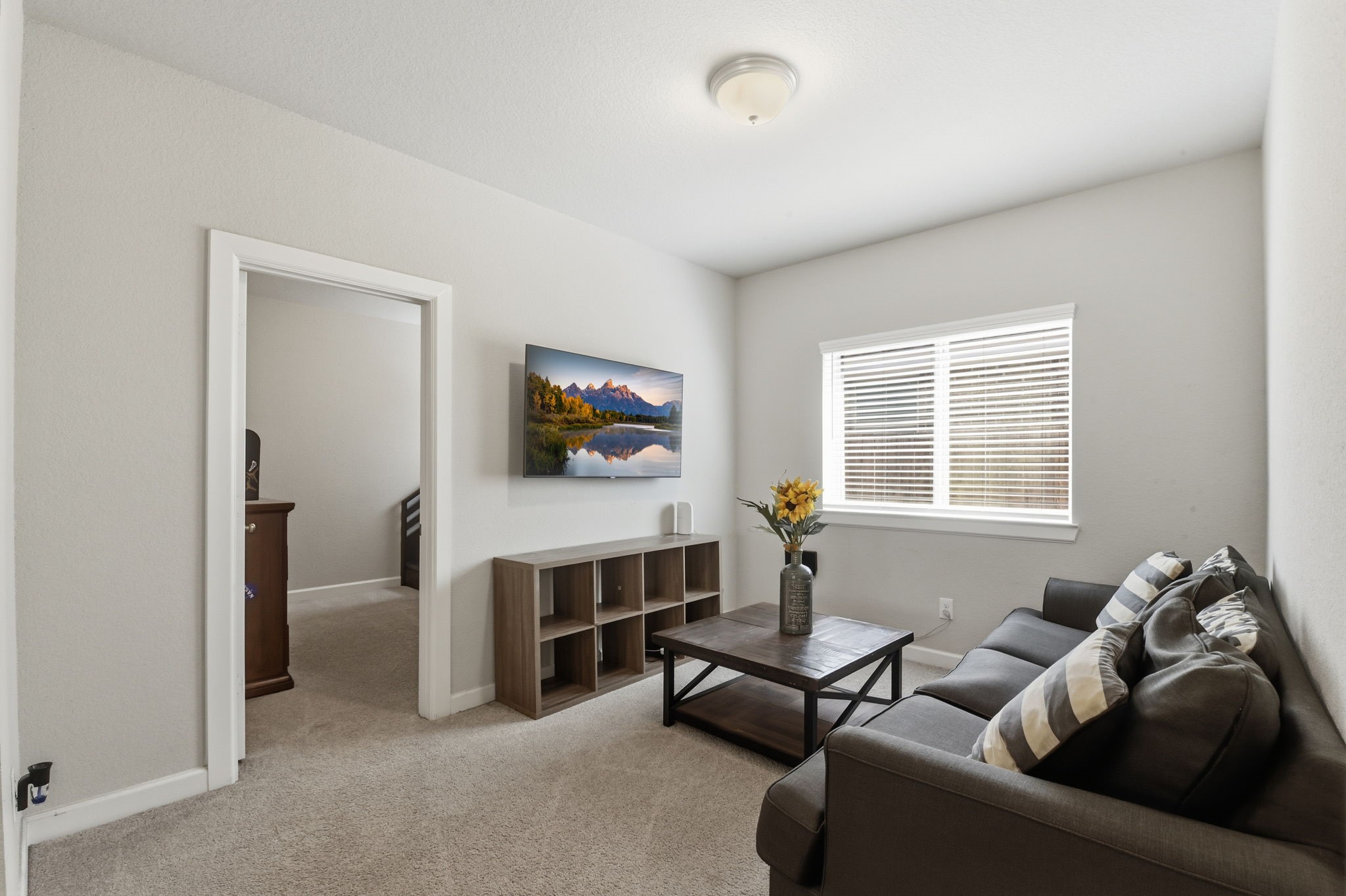 3410 Shockley Lane Rosharon, TX 77583 - Photo 20 of 29 a living room with furniture and a flat screen tv