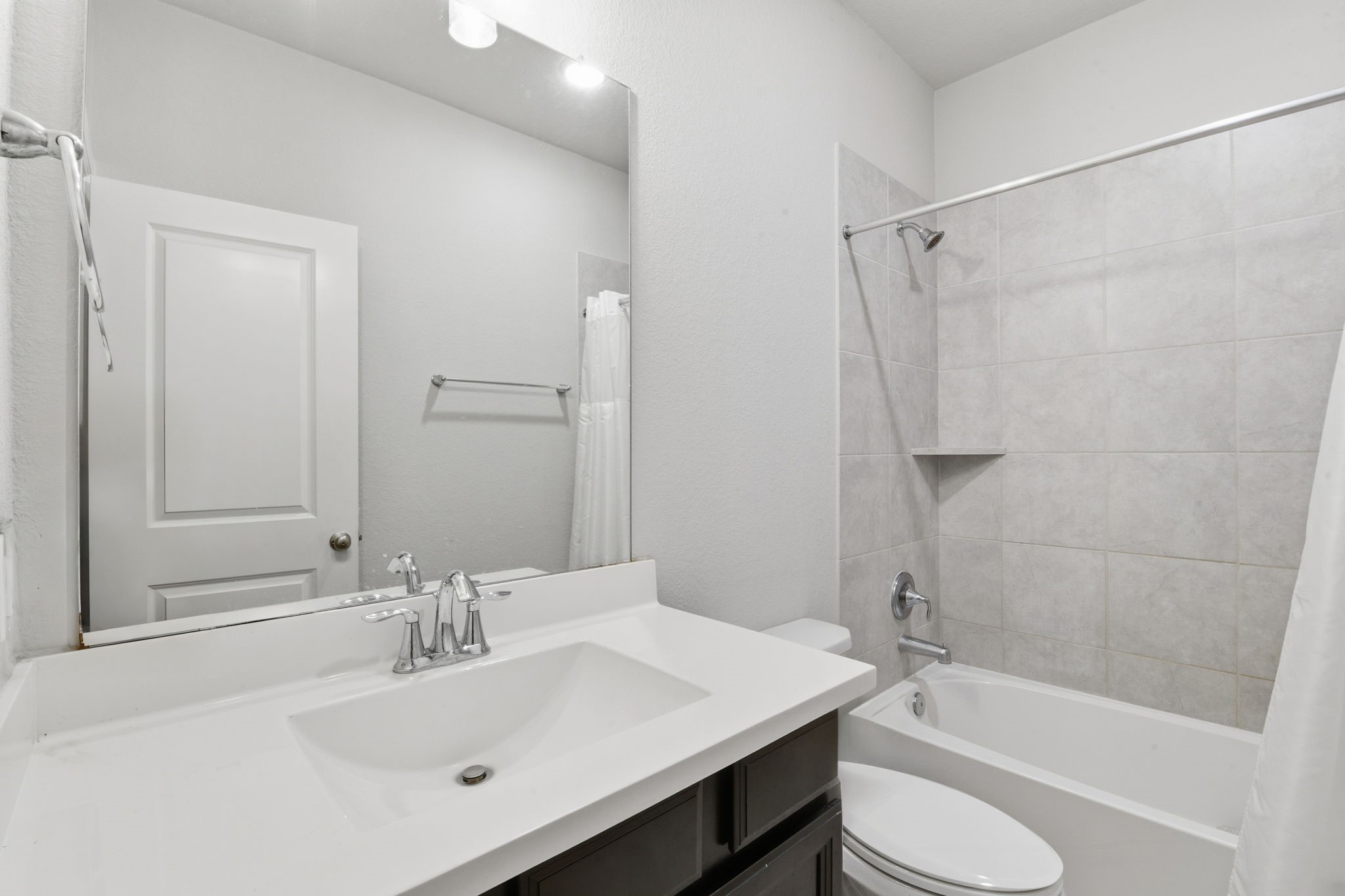 3410 Shockley Lane Rosharon, TX 77583 - Photo 25 of 29 a bathroom with a sink toilet tub and shower