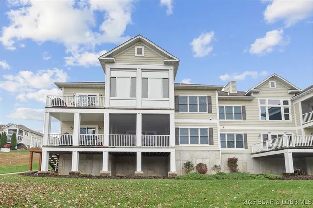$979,000 | 115 Pebble Beach Lane, Lake Ozark, MO 65049