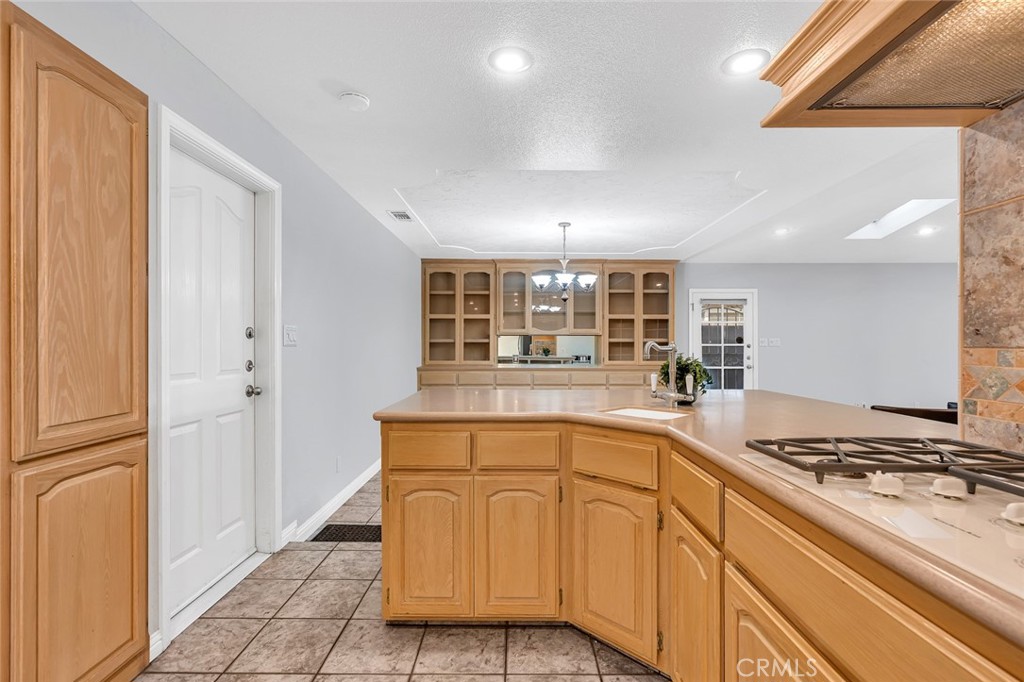 1095 Robinson Drive Merced, CA 95340 - Photo 5 of 50