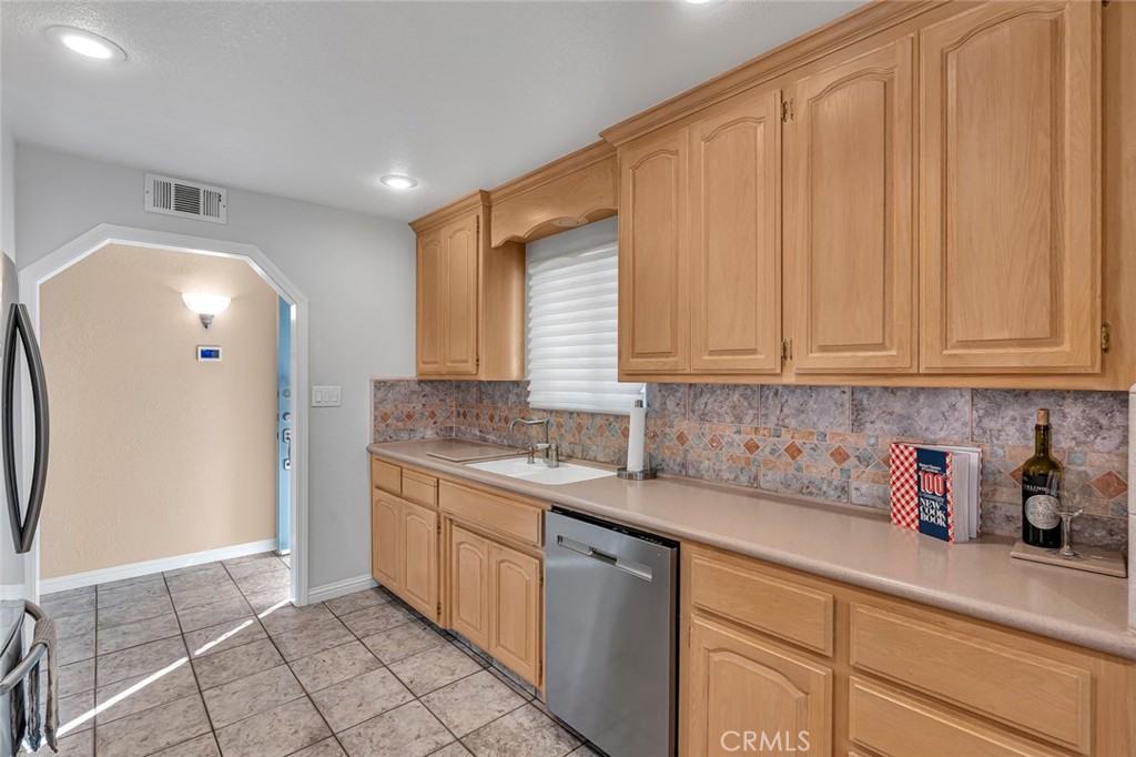 1095 Robinson Drive Merced, CA 95340 - Photo 7 of 50