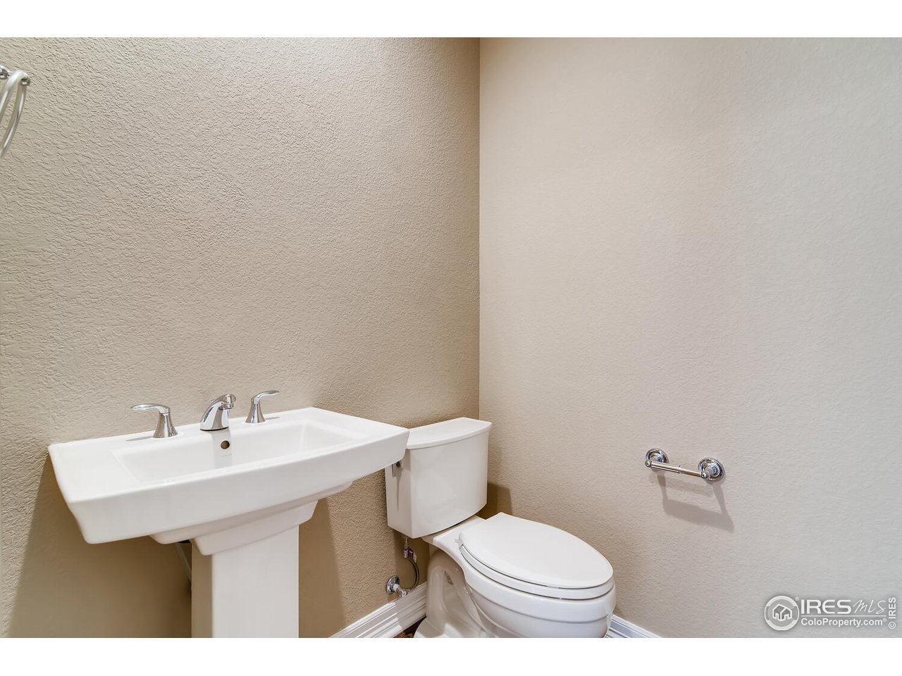 6357 Spring Seed Way Fort Collins, CO 80528 - Photo 12 of 31 Powder Room