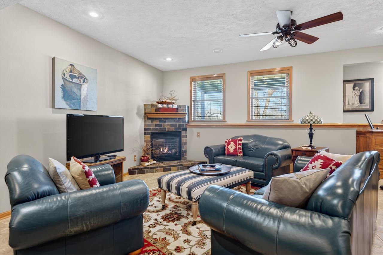 12805 Edgewater Pointe Winnebago, IL 61088 - Photo 29 of 47