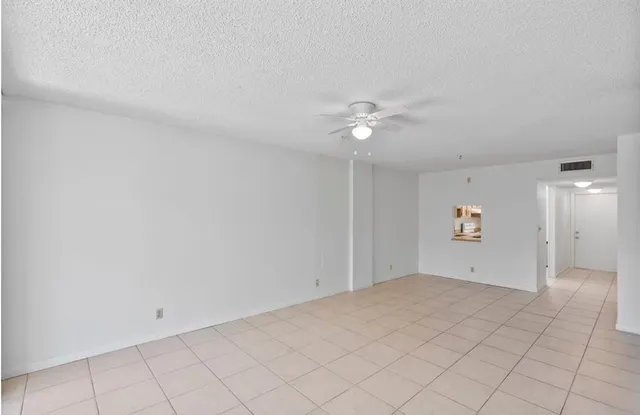 $1,999 | 367 South Federal Highway, Deerfield Beach, FL 33441