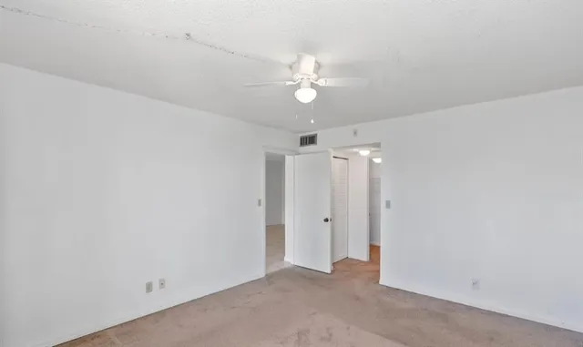 $1,999 | 367 South Federal Highway, Deerfield Beach, FL 33441