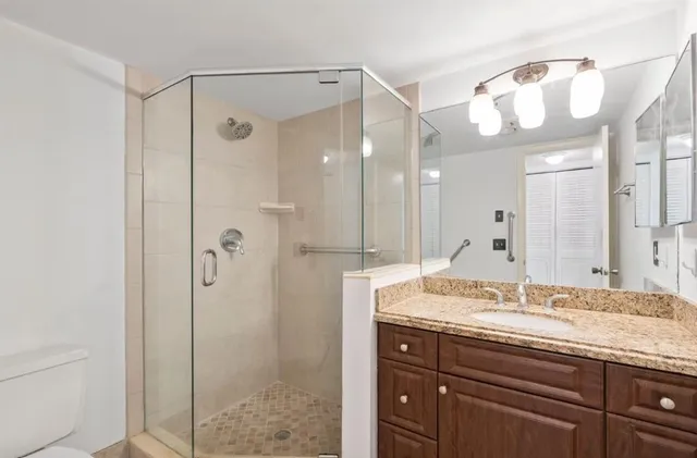 $1,999 | 367 South Federal Highway, Deerfield Beach, FL 33441