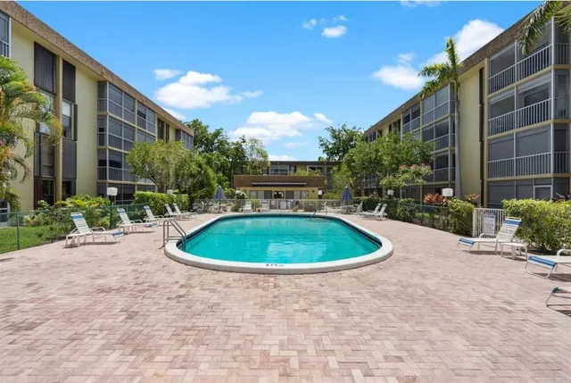 $1,999 | 367 South Federal Highway, Deerfield Beach, FL 33441