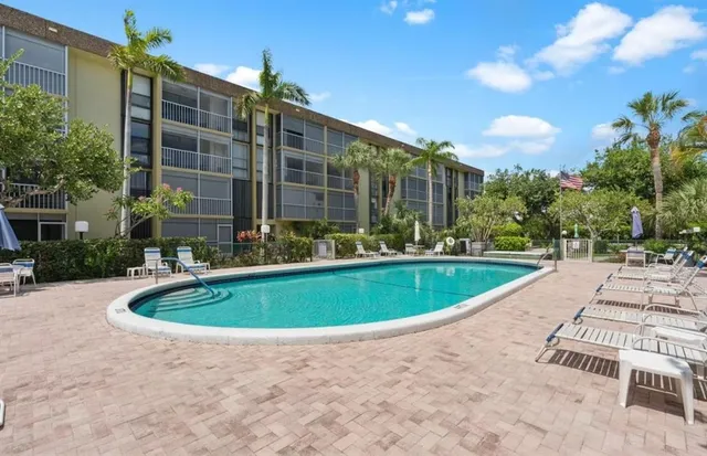 $1,999 | 367 South Federal Highway, Deerfield Beach, FL 33441