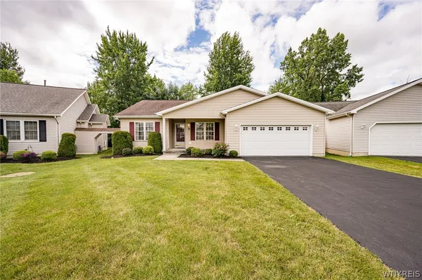 $349,000 | 5 Alexander Parkway, Pendleton, NY 14120