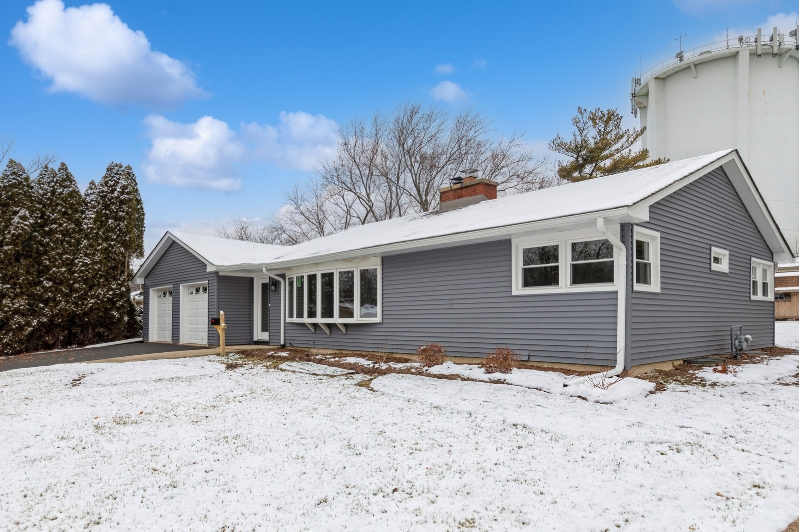 108 Wisconsin Avenue, Barrington, IL 60010 Compass